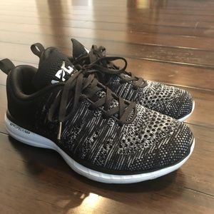 🖤 APL Techloom Shoes EUC (7.5/8) Women’s